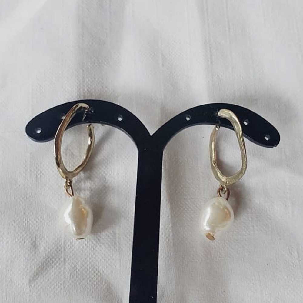 Gold Sleeper Pearl Drop Earrings. 🌴